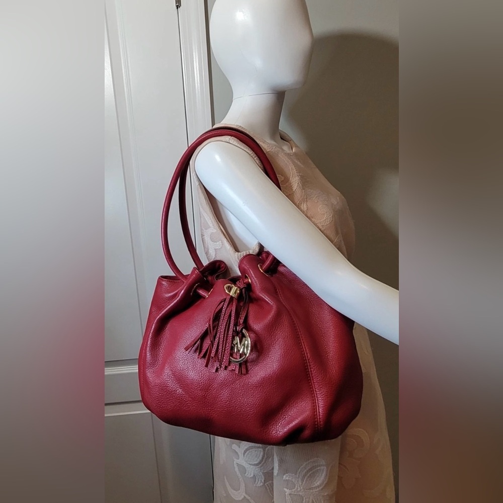 MICHAEL Michael Kors East West Ring Red Pebbled Leather Tote Shoulder Bag - Picture 2 of 16